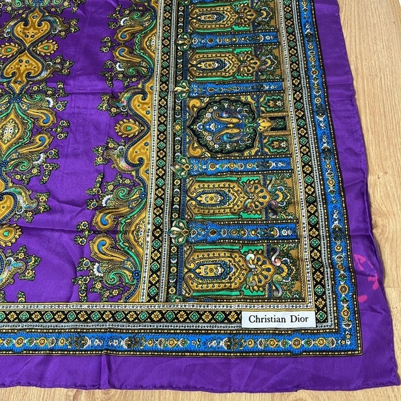 Christian Dior Rare Vintage 55” x 53” Extra Large Silk Shawl Wrap Scarf - Picture 4 of 13